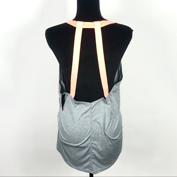 Nike Women’s Gray Breathe Tank Top - Picture 4 of 4